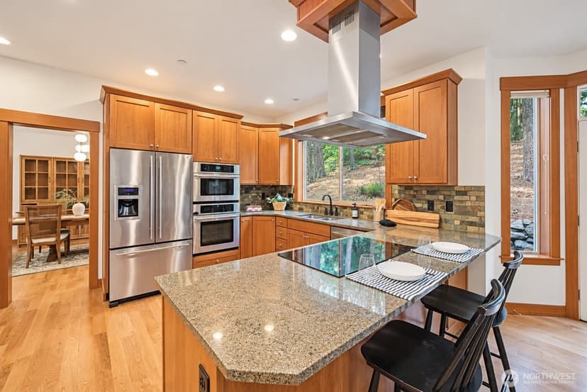 Property photo for 18520 26th Avenue NE, Lake Forest Park photo 9