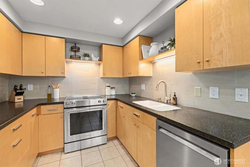 Property photo for 8225 212th Street SW #304, Edmonds photo 3