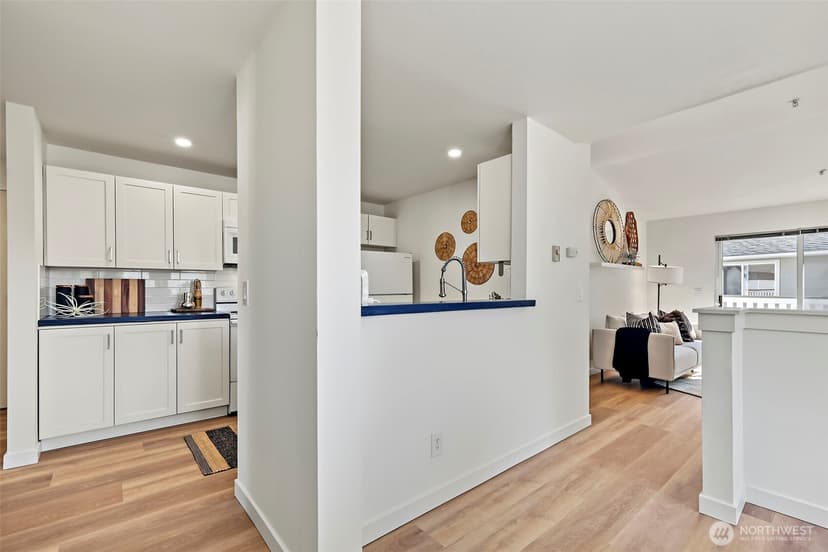 Property photo for 901 Sunset Boulevard NE #B307, Renton photo 9