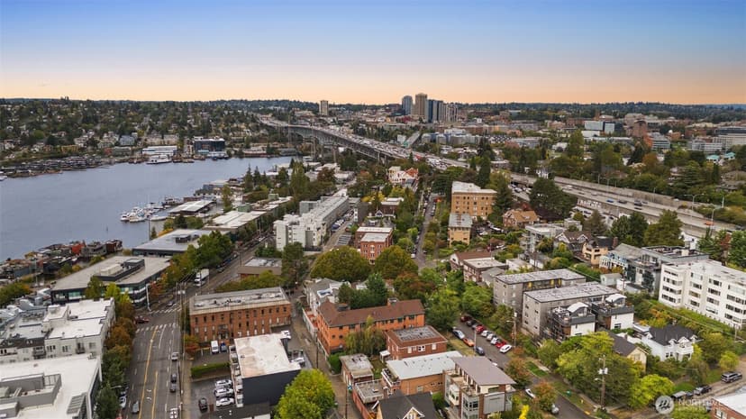 Property photo for 2717 Franklin Avenue E #102, Seattle photo 37