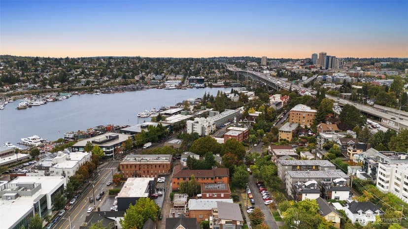 Property photo for 2717 Franklin Avenue E #102, Seattle photo 38