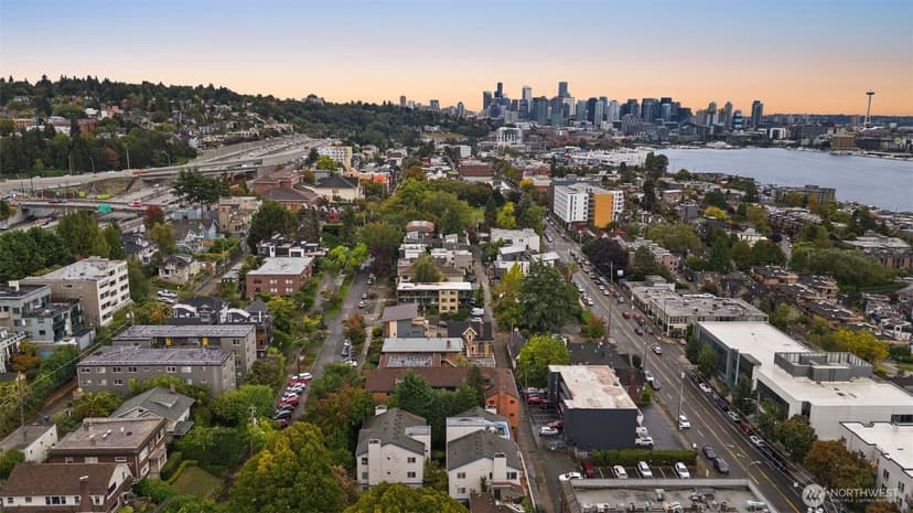 Property photo for 2717 Franklin Avenue E #102, Seattle photo 36