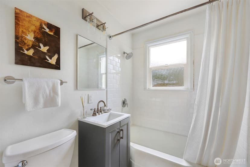 Property photo for 8044 38th Avenue NE, Seattle photo 17