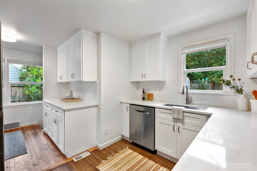 Property photo for 8044 38th Avenue NE, Seattle photo 15