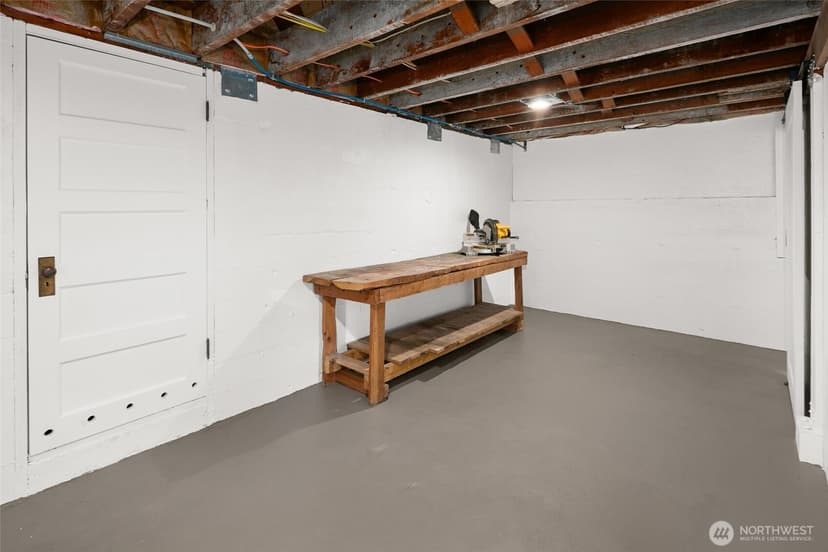 Property photo for 9219 5th Avenue NE, Seattle photo 16