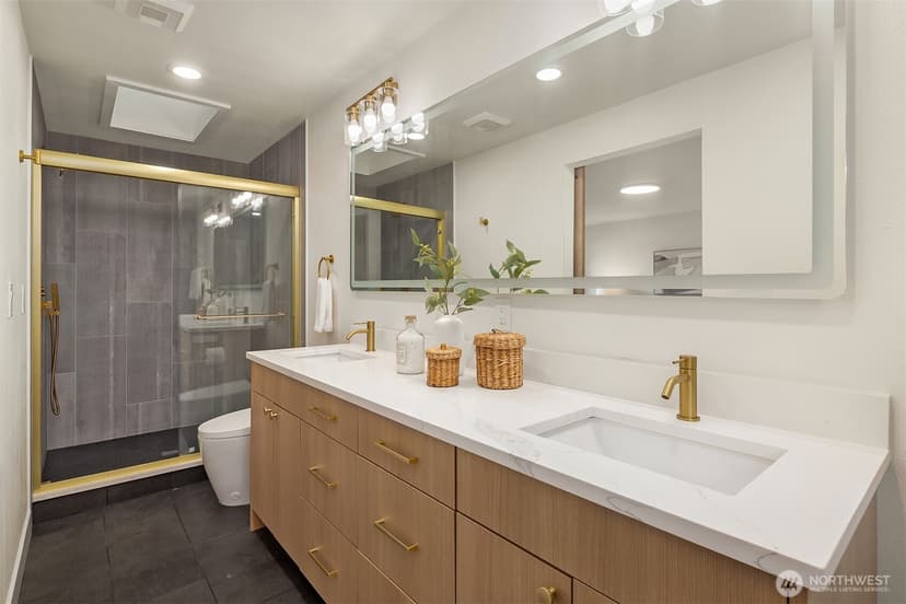 Property photo for 12442 83rd Avenue S, Seattle photo 32