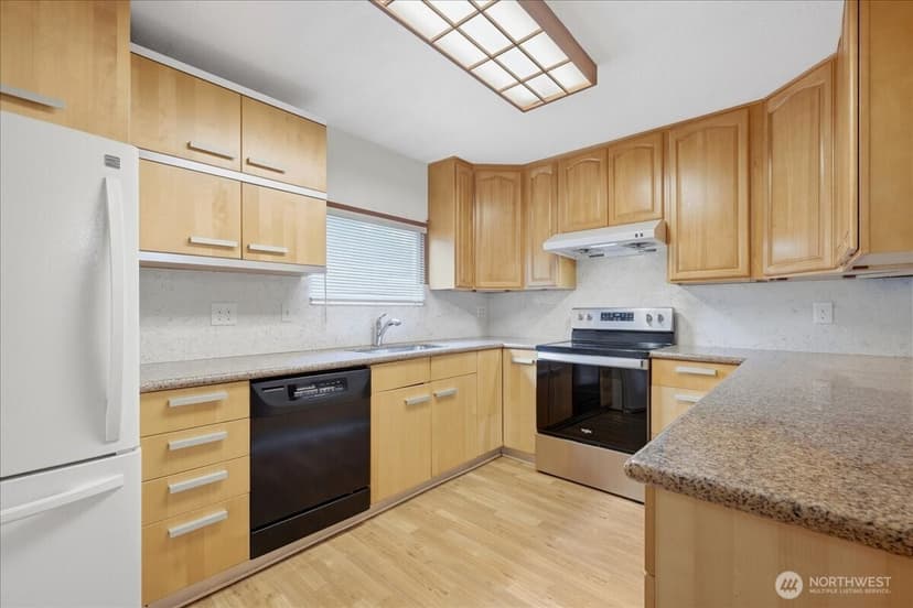 Property photo for 11330 E Riverside Drive #40, Bothell photo 9