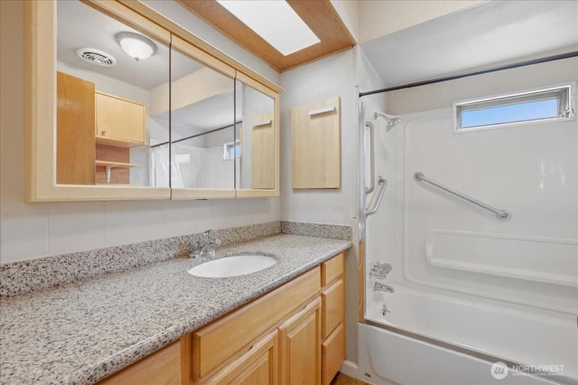 Property photo for 11330 E Riverside Drive #40, Bothell photo 14