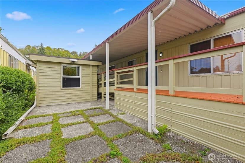 Property photo for 11330 E Riverside Drive #40, Bothell photo 18