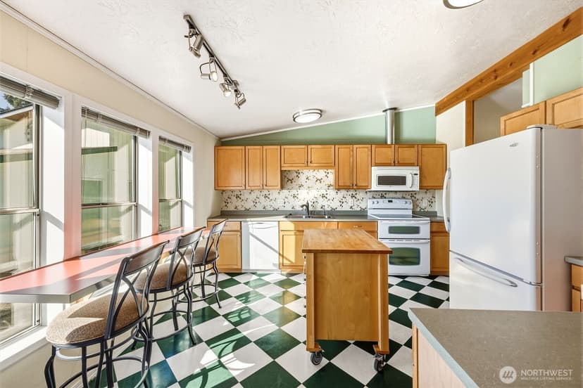 Property photo for 14317 Greenbelt Drive E, Bonney Lake photo 10