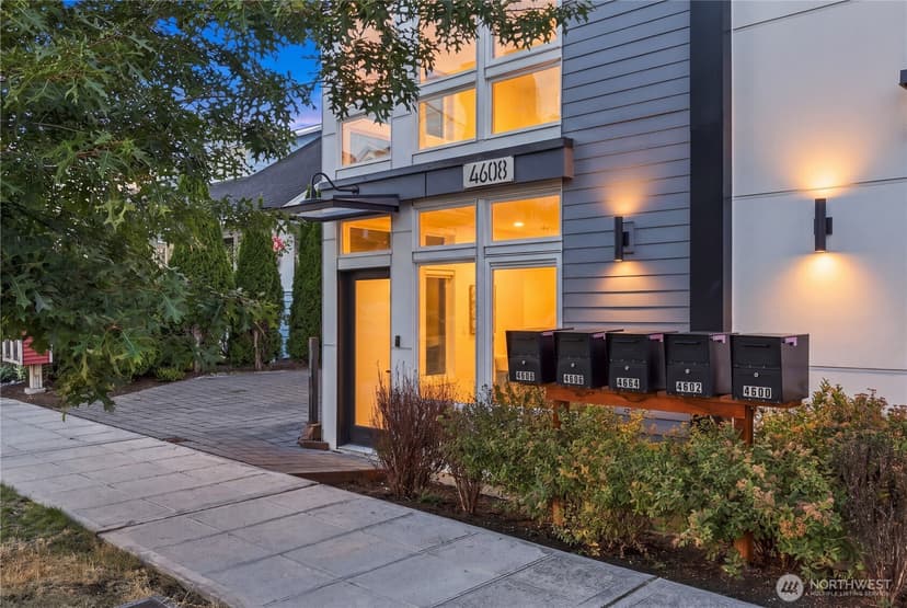 Property photo for 4608 Evanston Avenue N, Seattle photo 23