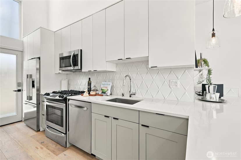 Property photo for 4608 Evanston Avenue N, Seattle photo 12