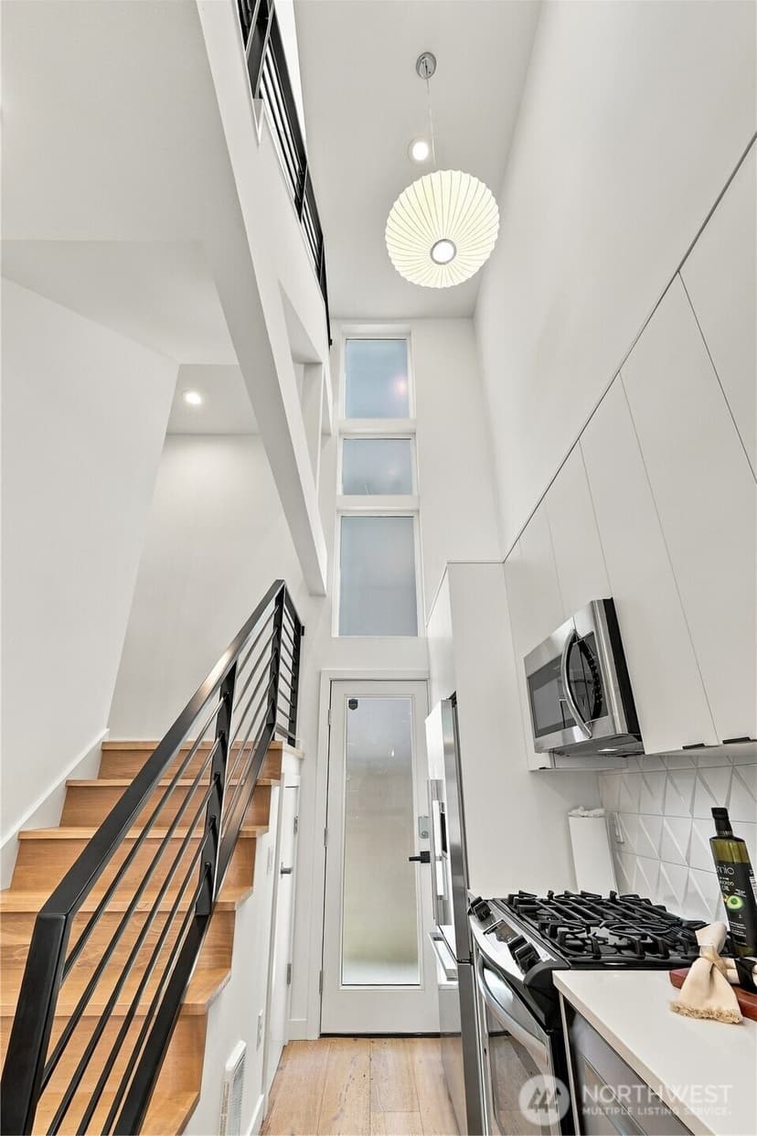 Property photo for 4608 Evanston Avenue N, Seattle photo 14