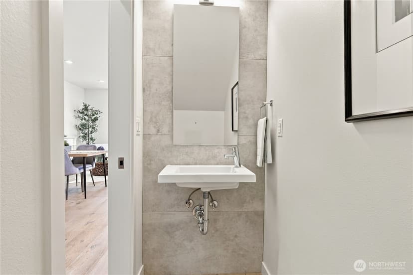 Property photo for 4608 Evanston Avenue N, Seattle photo 15