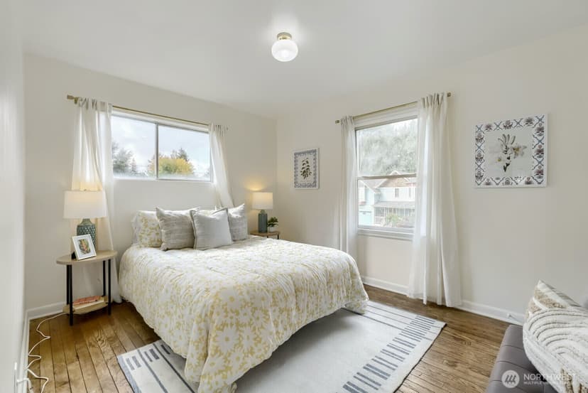Property photo for 10808 Lake Ridge Drive S, Seattle photo 9