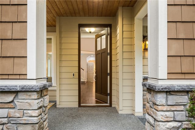 Property photo for 10608 106th Place NE, Kirkland photo 2