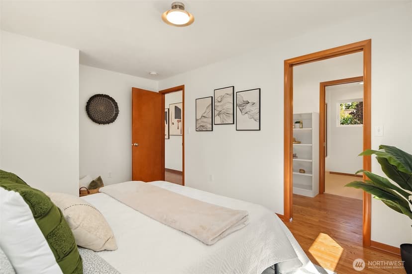 Property photo for 11040 Alton Avenue NE, Seattle photo 8