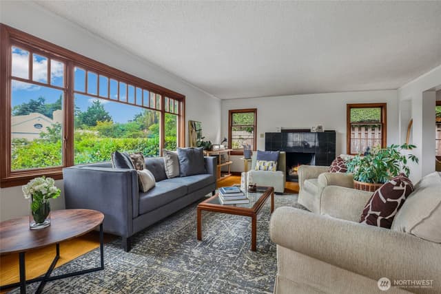 Property photo for 916 Harvard Avenue E, Seattle photo 5