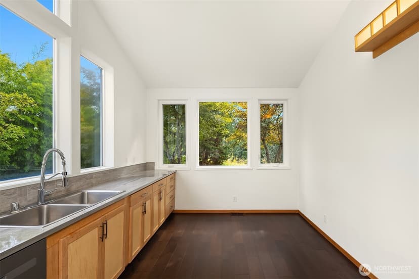 Property photo for 4520 47th Avenue S, Seattle photo 8