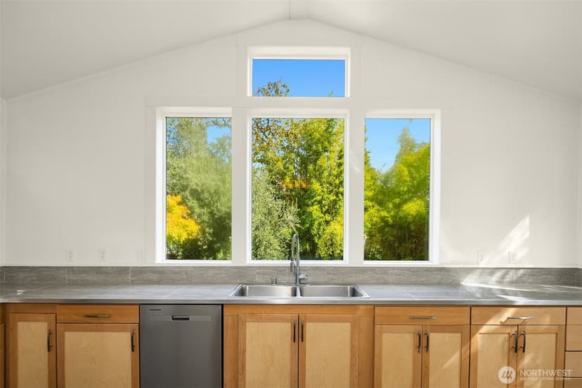 Property photo for 4520 47th Avenue S, Seattle photo 6