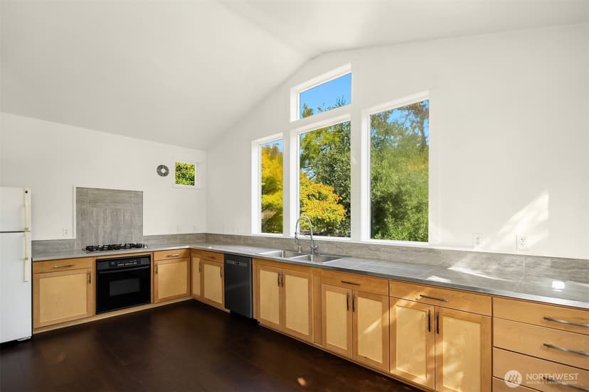 Property photo for 4520 47th Avenue S, Seattle photo 5