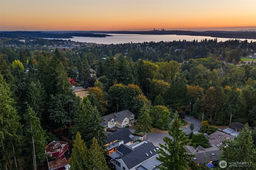 Property photo for 11217 NE 103rd Place, Kirkland photo 35