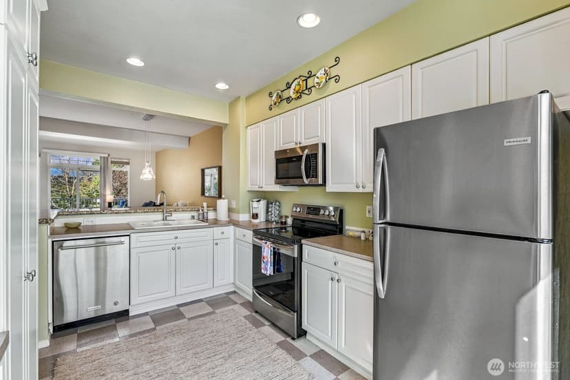 Property photo for 5500 Harbour Pointe Boulevard #Q102, Mukilteo photo 8