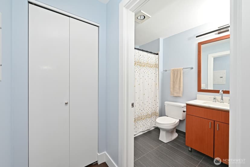 Property photo for 1711 E Olive Way #305, Seattle photo 19