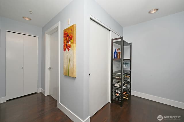 Property photo for 1711 E Olive Way #305, Seattle photo 5