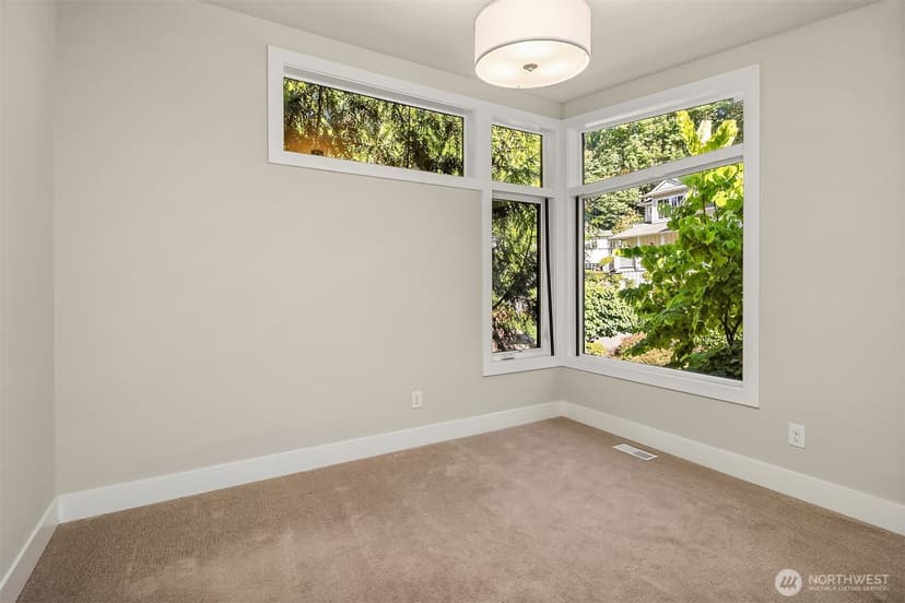 Property photo for 12409 68th Avenue NE, Kirkland photo 23