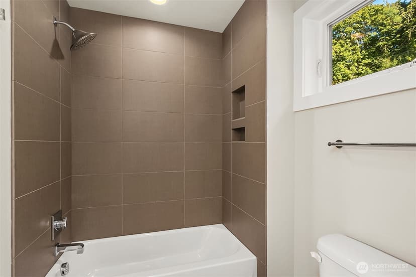 Property photo for 12409 68th Avenue NE, Kirkland photo 25