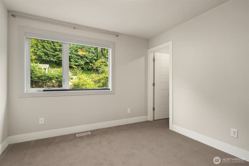 Property photo for 12409 68th Avenue NE, Kirkland photo 26
