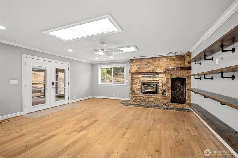 Property photo for 14908 221st Avenue NE, Woodinville photo 15