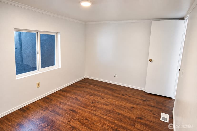 Property photo for 10515 Woodinville Dr #95, Bothell photo 12