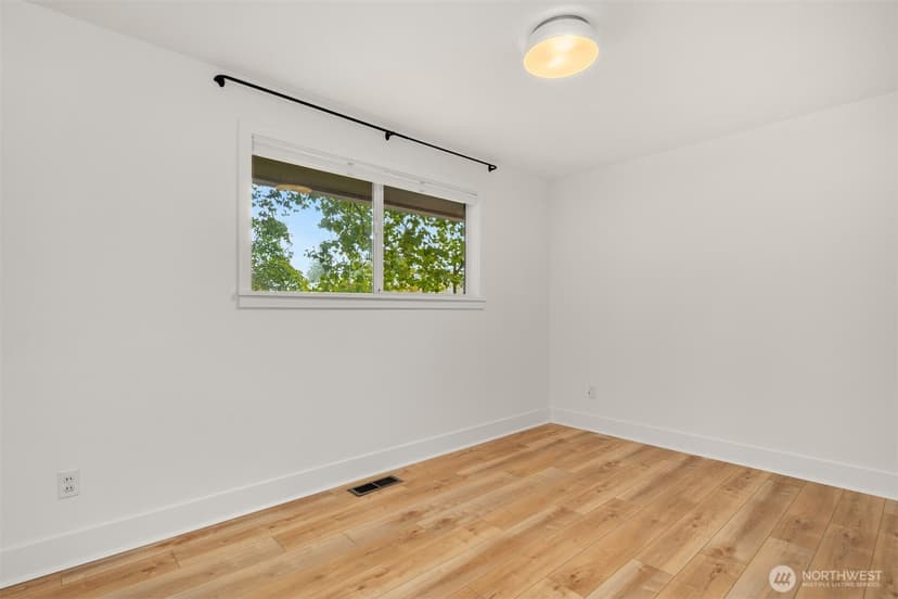 Property photo for 10611 NE 193rd Street, Bothell photo 21