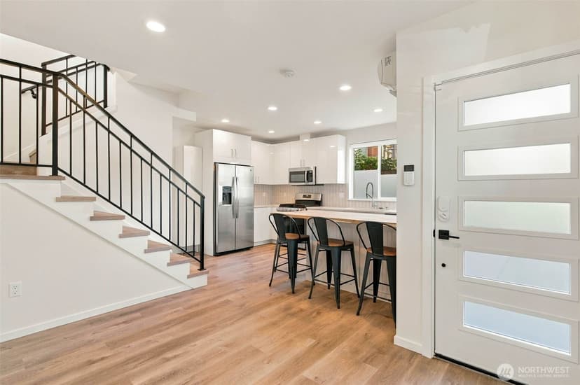 Property photo for 1039 S Cloverdale Street #A, Seattle photo 12