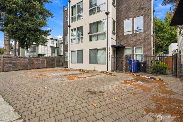Property photo for 1039 S Cloverdale Street #A, Seattle photo 2