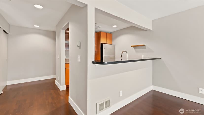 Property photo for 1711 E Olive Way #215, Seattle photo 12