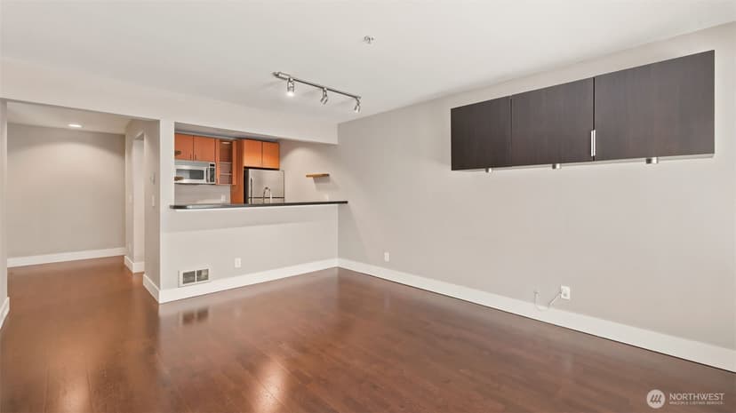 Property photo for 1711 E Olive Way #215, Seattle photo 11