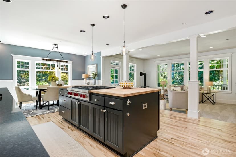 Property photo for 1406 218th Avenue NE, Sammamish photo 11