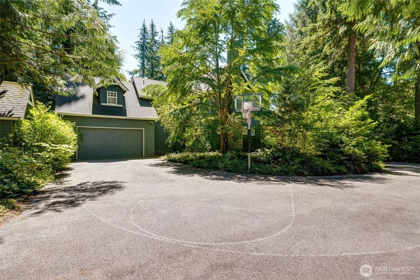 Property photo for 1406 218th Avenue NE, Sammamish photo 34