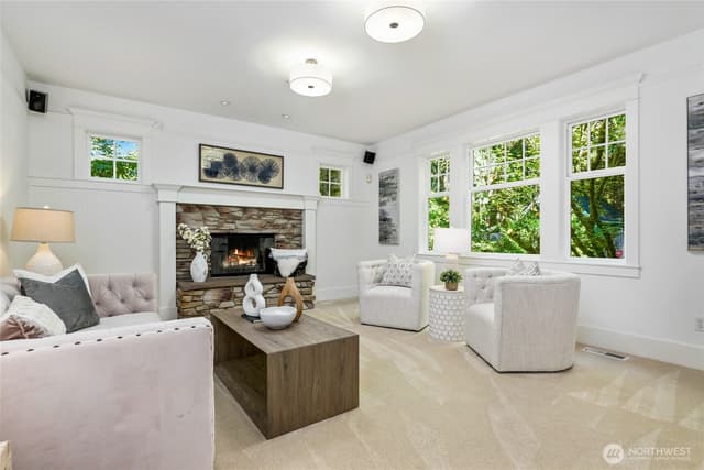 Property photo for 1406 218th Avenue NE, Sammamish photo 4