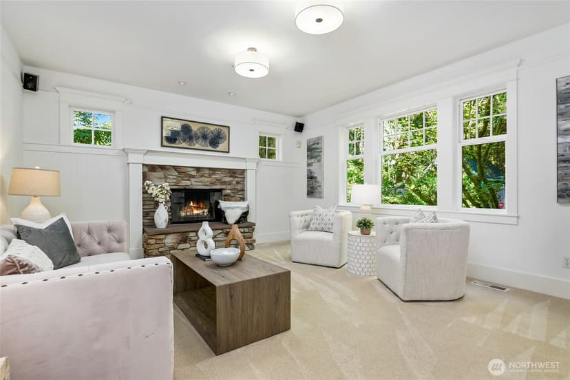 Property photo for 1406 218th Avenue NE, Sammamish photo 4