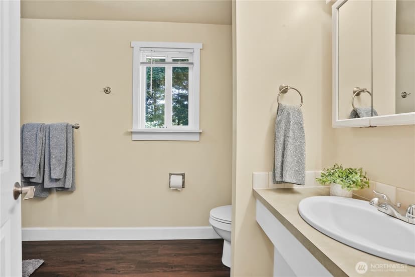 Property photo for 8003 NE 203rd Street, Kenmore photo 12