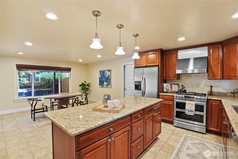 Property photo for 8003 NE 203rd Street, Kenmore photo 10