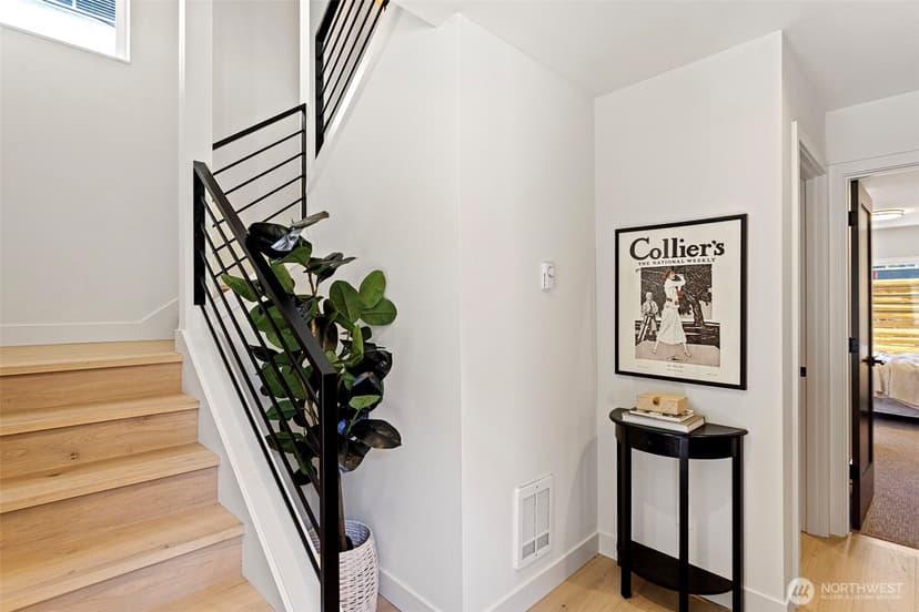 Property photo for 4430 Dayton Avenue N, Seattle photo 4
