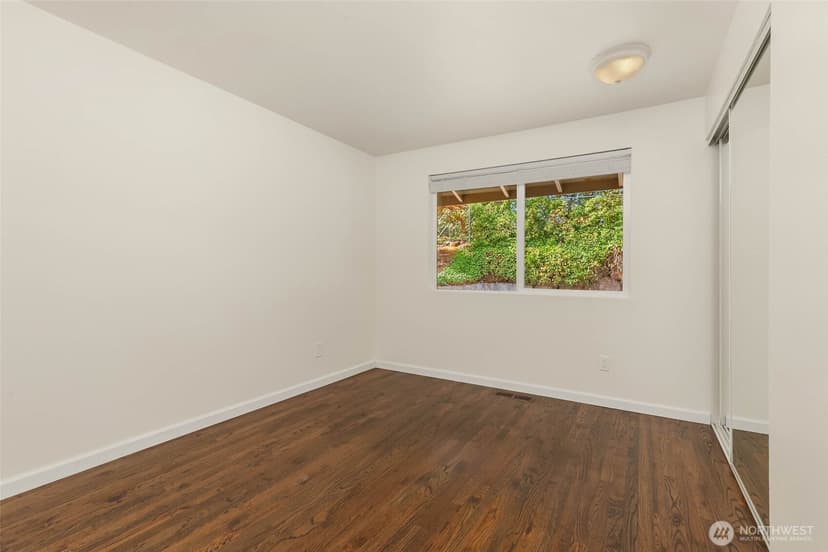 Property photo for 1635 180th Avenue NE, Bellevue photo 14