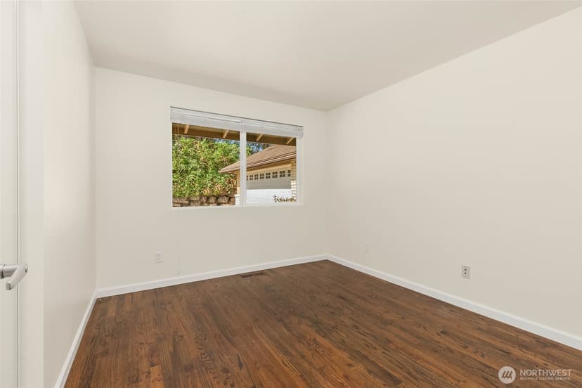 Property photo for 1635 180th Avenue NE, Bellevue photo 13