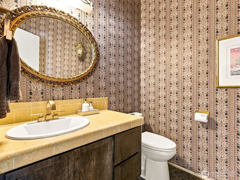 Property photo for 9355 NE 30th Street, Clyde Hill photo 5