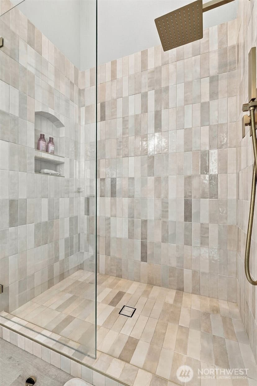 Property photo for 18234 73rd Avenue NE #103, Kenmore photo 10